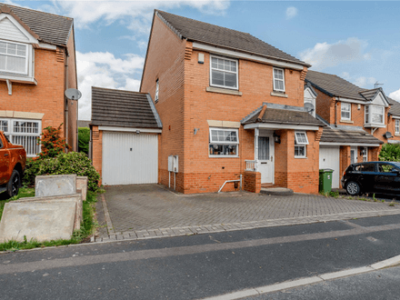 Spacious 3 Bedroom Detached Property in Walsall
